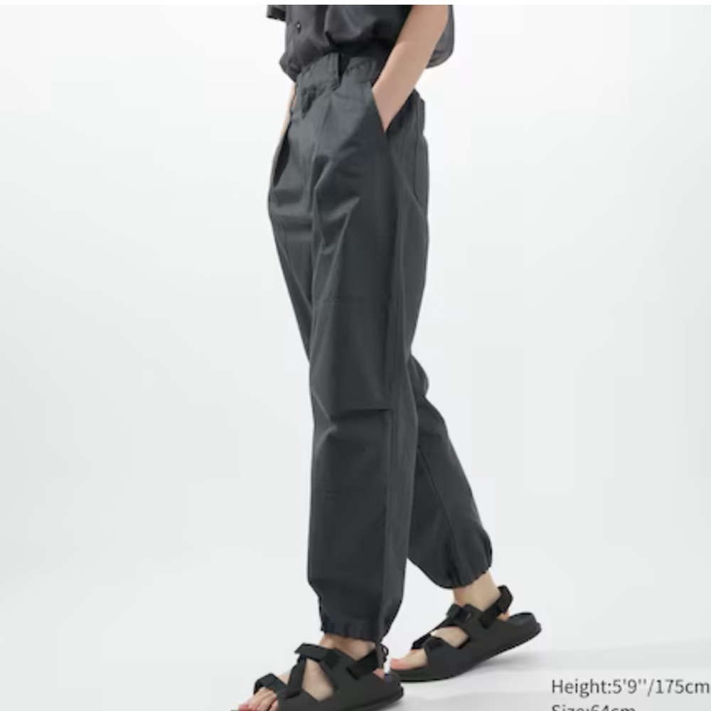 UNIQLO U Pleated Jogger Pants  army green sz 8